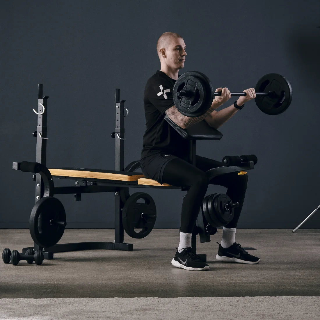 Verstelbare opvouwbare halterbank, multifunctionele oefening, hellingshoek, afdaling, platte trainingsbank, fitnessapparatuur voor bankdrukken, sit-up, beenliften, halterkrullen, full body fitness Verstelbare opvouwbare halterbank, multifunctionele oefening, hellingshoek, afdaling, platte trainingsbank, fitnessapparatuur voor bankdrukken, sit-up, beenliften, halterkrullen, full body fitness