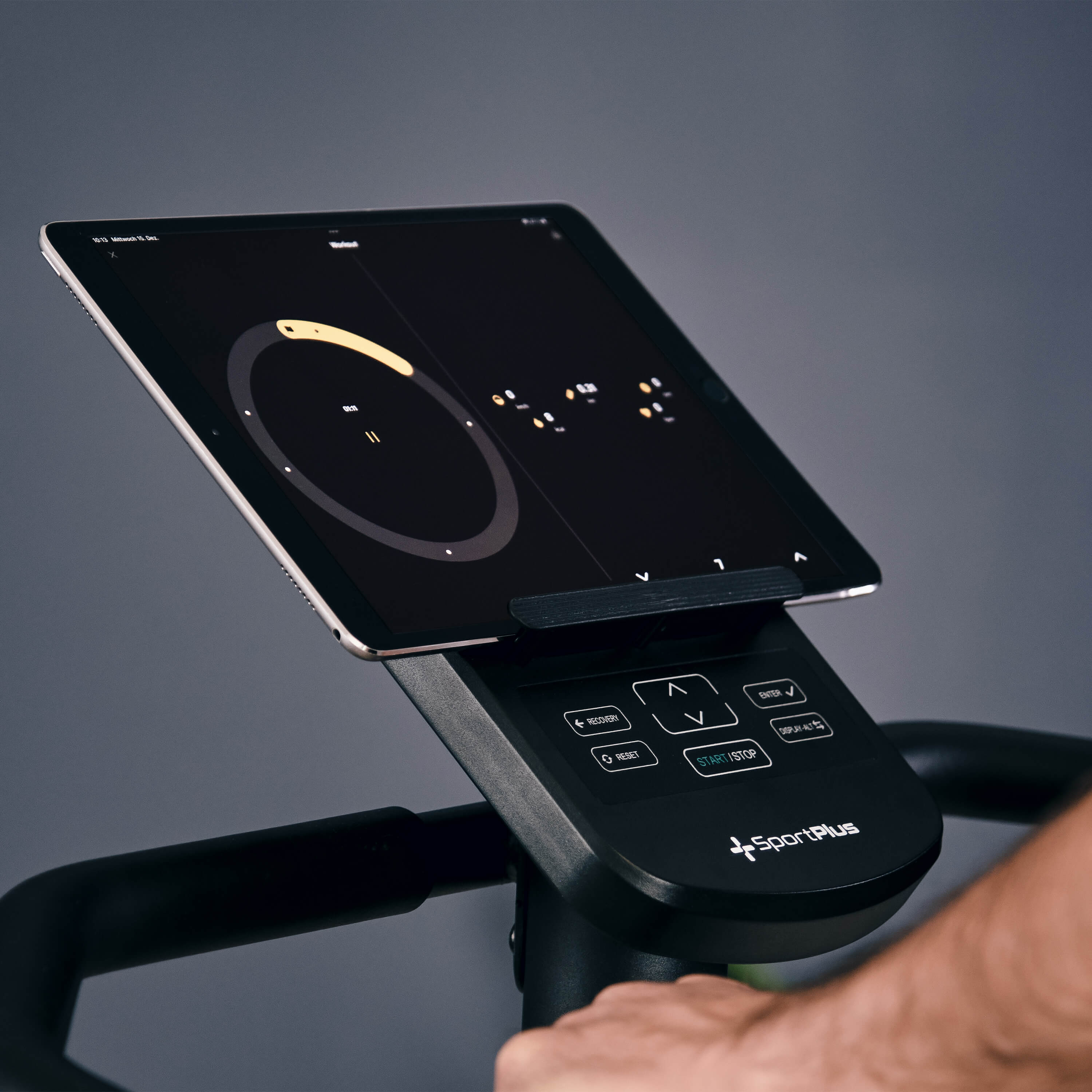 SportPlus_design_Heimtrainer_Display_Tablethalterung_SP-HT-9910-IE