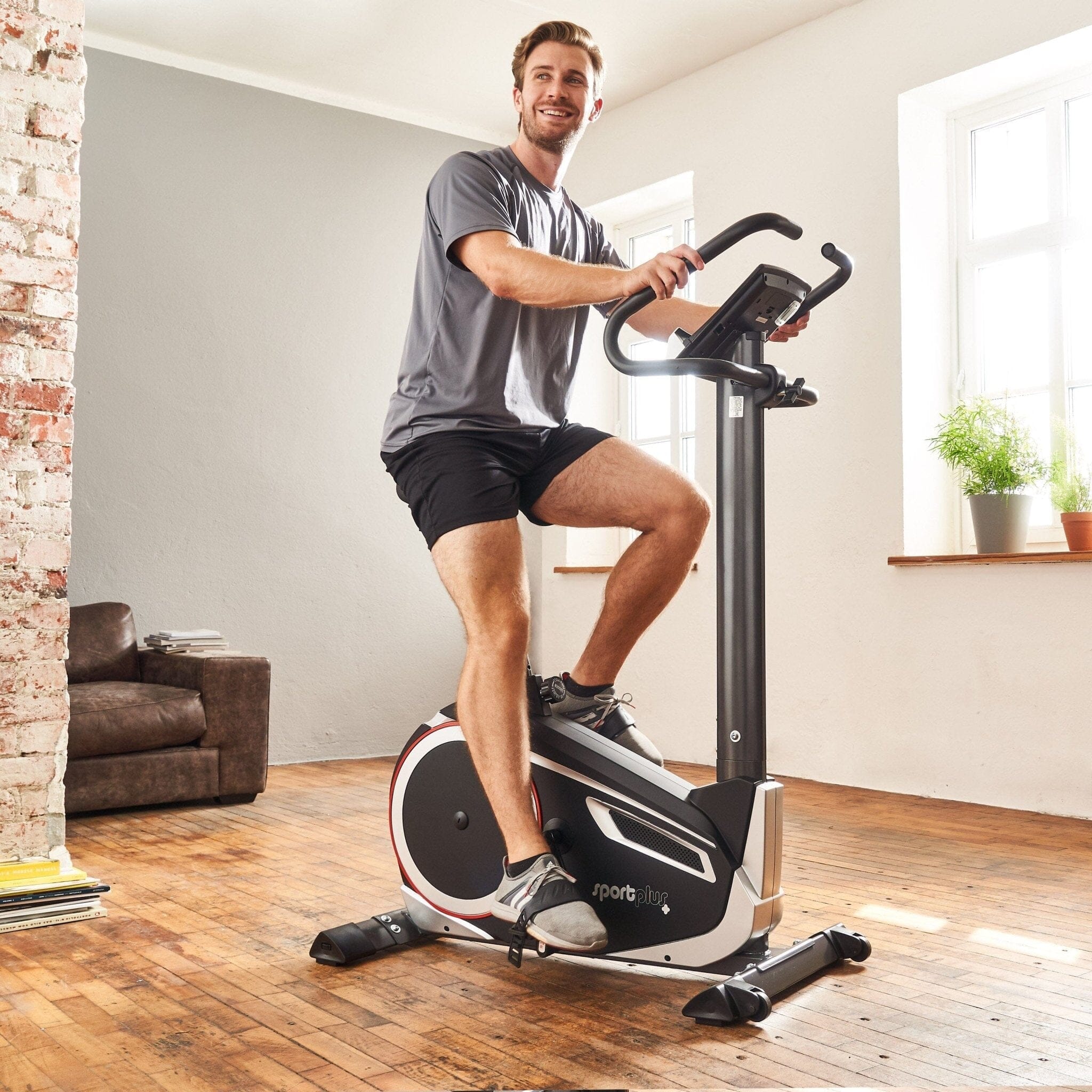 Heimtrainer mit App-Steuerung bis 225W SP-HT-9600-iE WSV SportPlus EOS